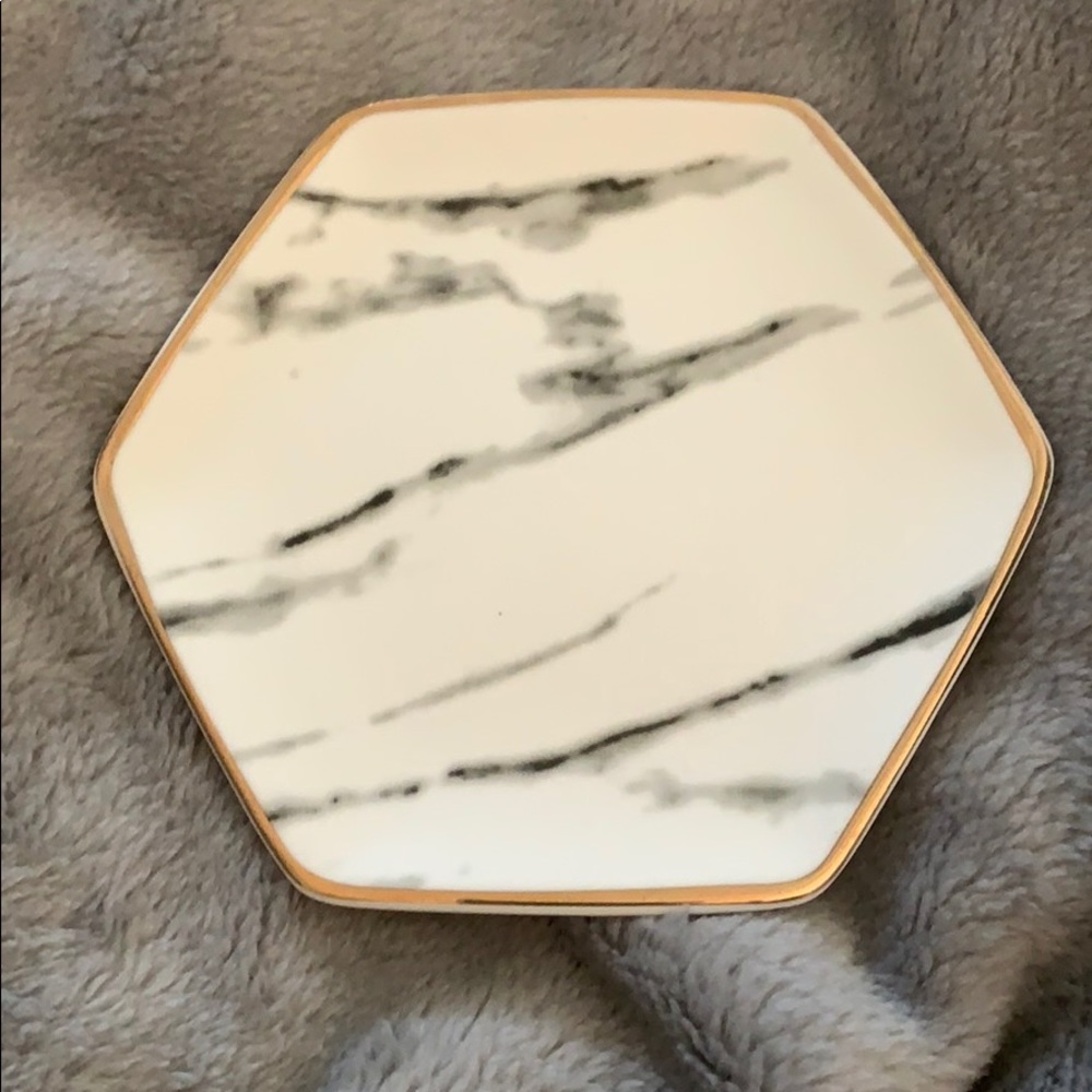 Trinket plate